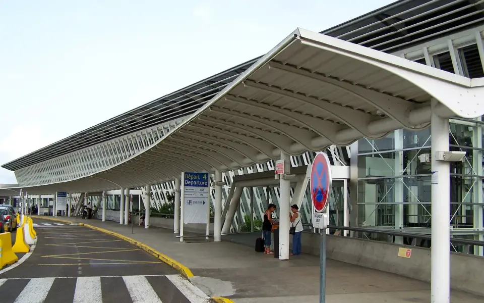 Le hall d’arrivée de l’aéroport Pôle Caraïbes